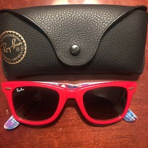 Red Ray-Ban Wayfarer Sunglasses